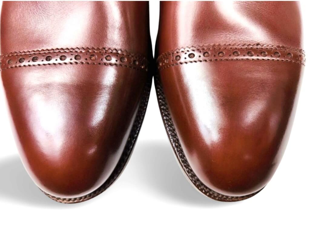 シュナイダーブーツ パドックブーツ パンチドキャップトゥの接写